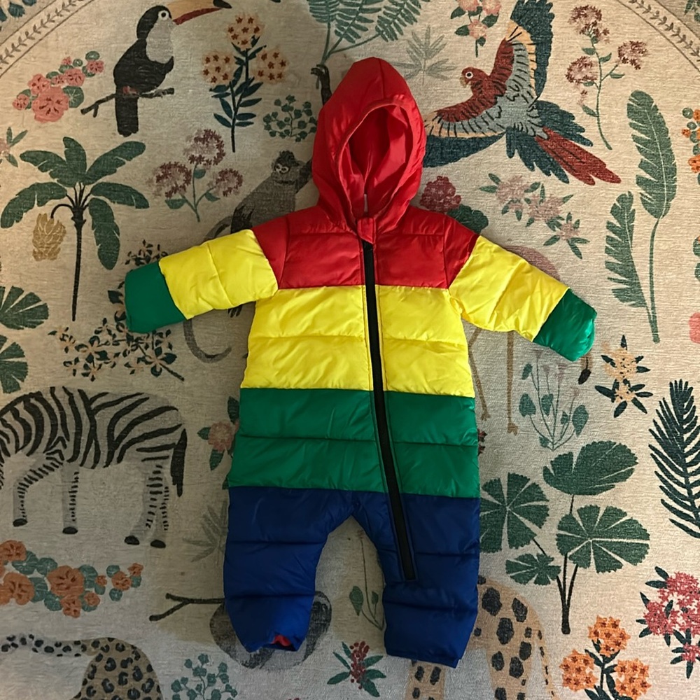 Nordstrom colorblock baby bunting/snowsuit, 9m, worn once. Excellent condition